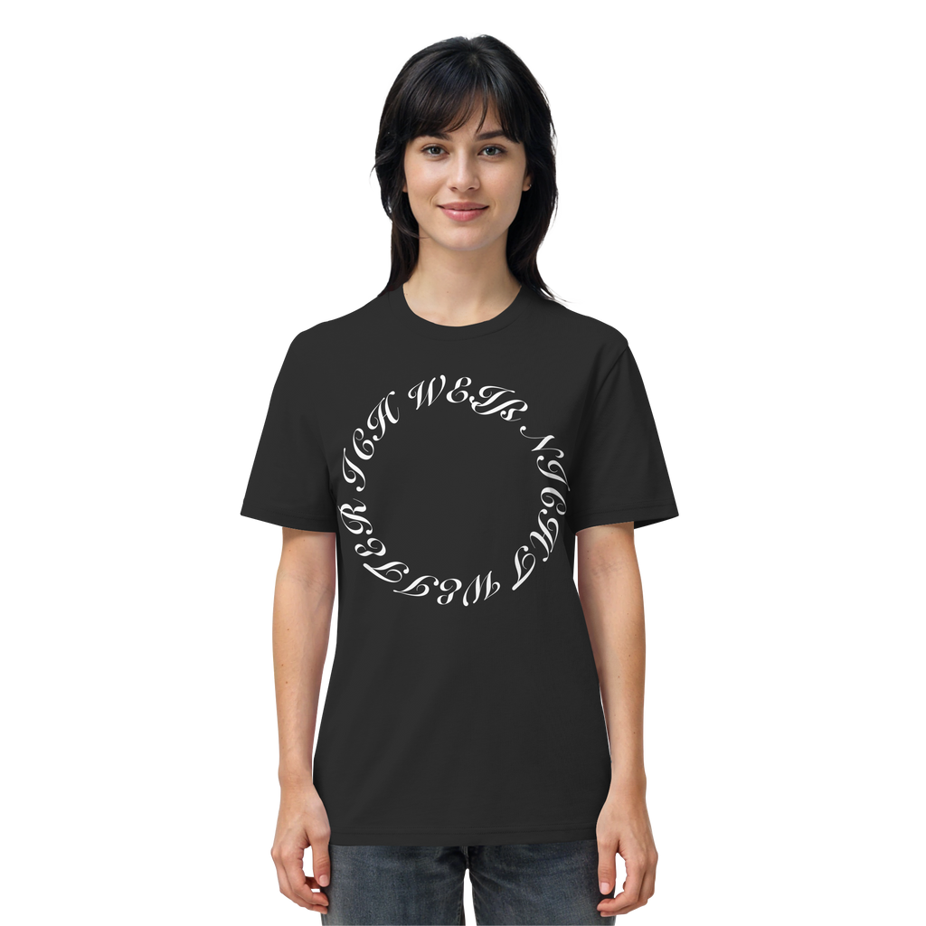 Frau trägt „Ich weiß nicht weiter“ Meme Shirt in Schwarz, Vorderansicht
