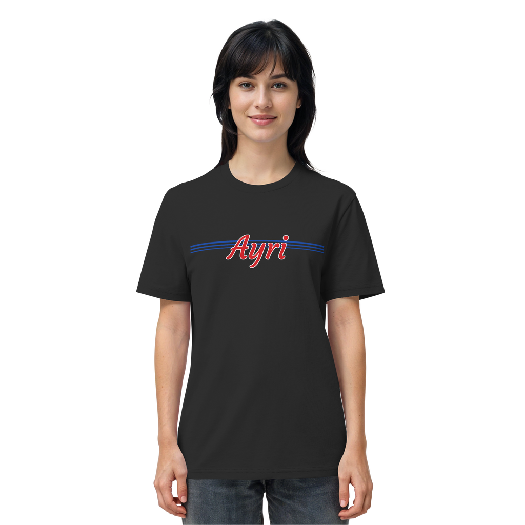 Frau trägt AYRI AYRAN Meme Shirt in Schwarz, Vorderansicht