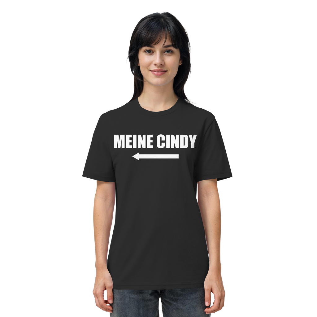 Frau trägt MEINE CINDY Meme Shirt in Schwarz, Vorderansicht
