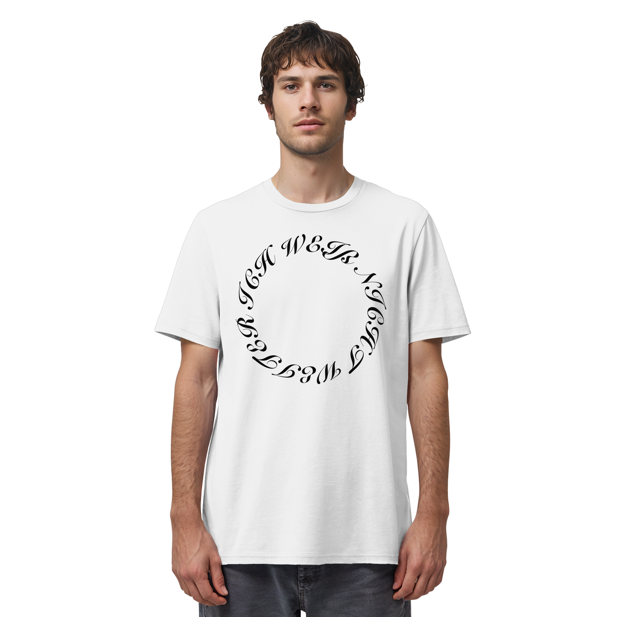 Mann trägt „Ich weiß nicht weiter“ Meme Shirt in Weiß, Vorderansicht