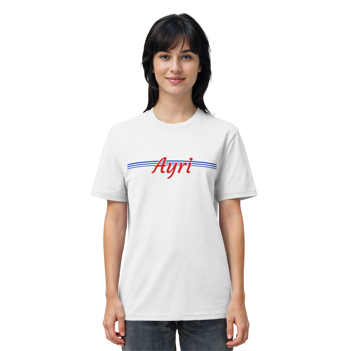 Frau trägt AYRI AYRAN Meme Shirt in Weiß, Vorderansicht